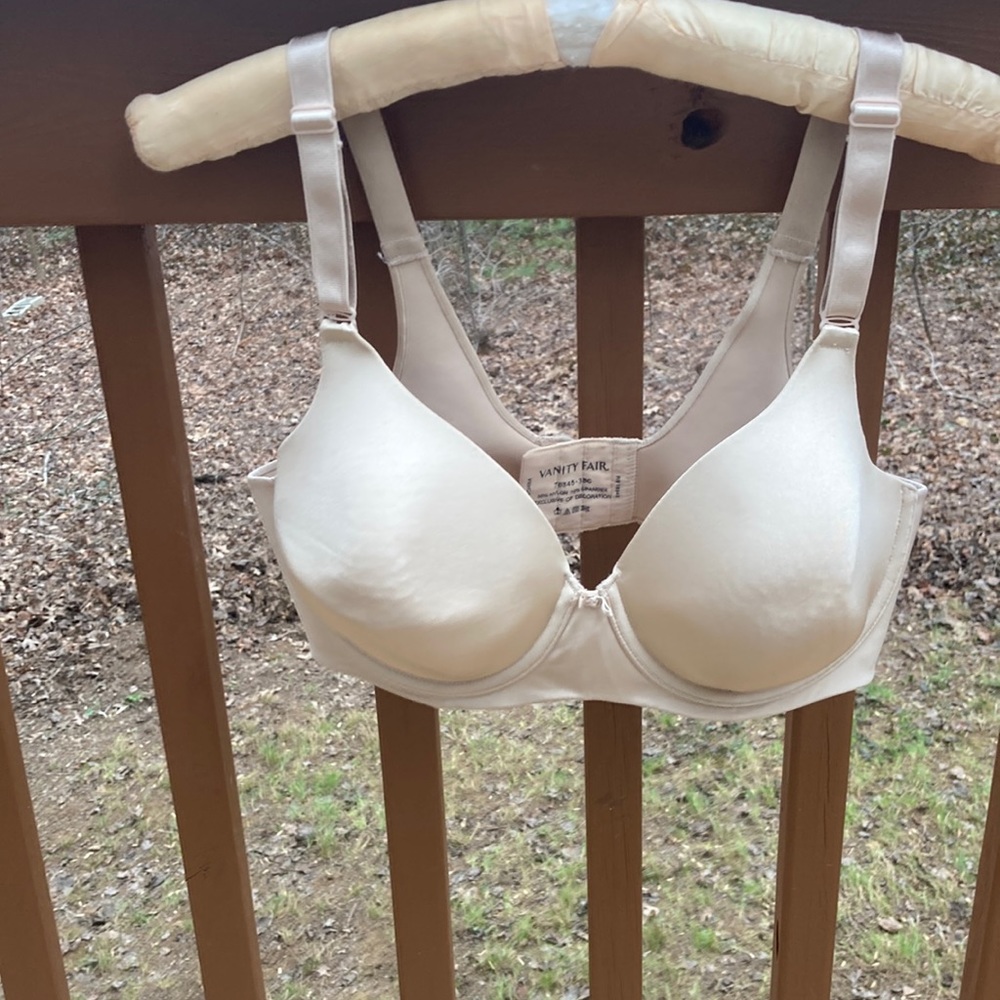 Vanity Fair nude underwire bra